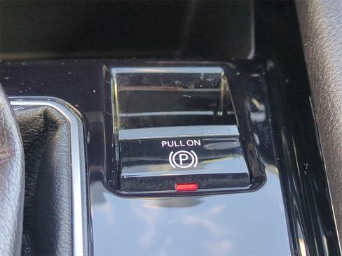 Certified 2023 Jeep Compass Limited w/ Elite Group image 25