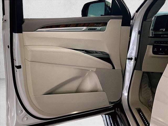 Used 2025 Cadillac Escalade Sport Platinum AWD/4WD image 18