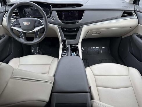 Used 2022 Cadillac XT5 Premium Luxury FWD image 17
