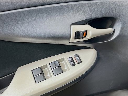 Used 2010 Toyota Corolla S image 9