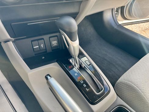 Used 2014 Honda Civic Hybrid Sedan image 20