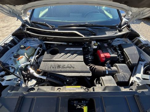 Used 2025 Nissan Rogue SV image 34