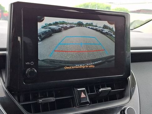 Used 2024 Toyota Corolla LE FWD image 17