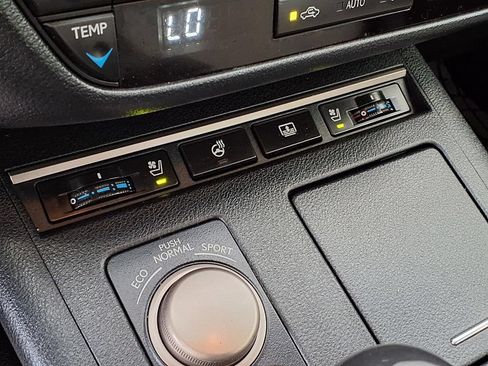 Used 2013 Lexus ES 350 w/ Luxury Pkg FWD image 11