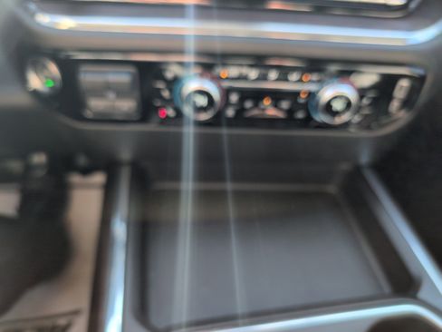 Used 2025 GMC Sierra 2500 SLT w/ SLT Premium Package image 25