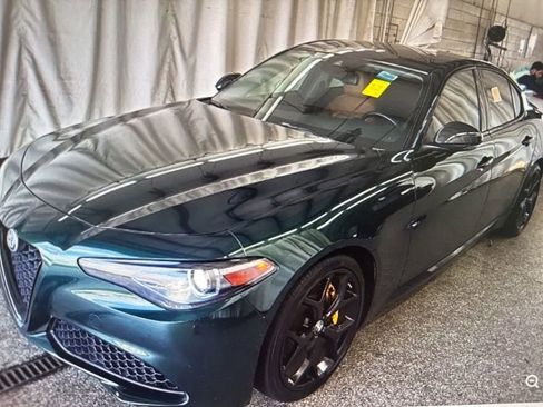Used 2020 Alfa Romeo Giulia w/ Nero Edizione RWD image 1