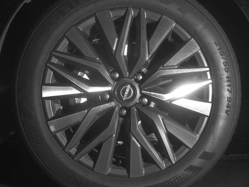 Used 2025 Nissan Altima 2.5 SV image 12