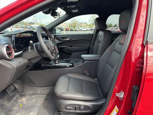 New 2026 Chevrolet Trax RS w/ Driver Confidence Package FWD image 5