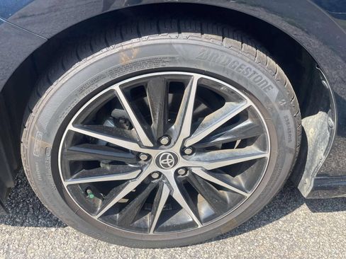 Used 2021 Toyota Camry SE FWD image 4