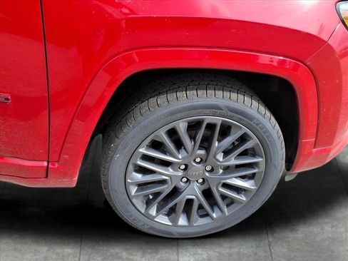 Used 2022 Jeep Compass Limited image 9