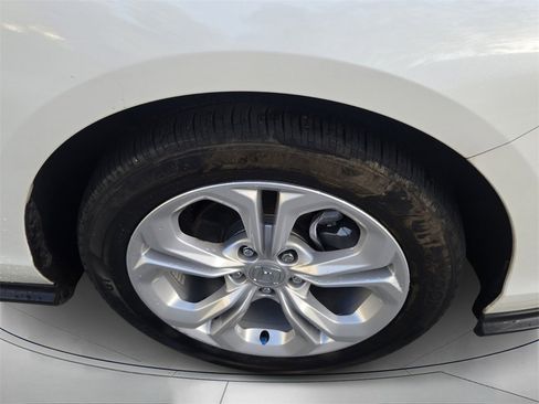 Certified 2024 Honda Accord LX image 8