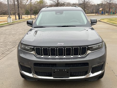 Used 2023 Jeep Grand Cherokee L Limited image 3