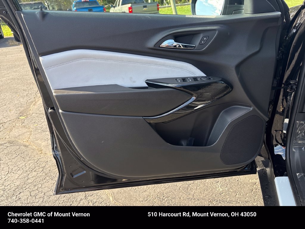 New 2026 Chevrolet Trax LT w/ LT Convenience Package FWD image 13