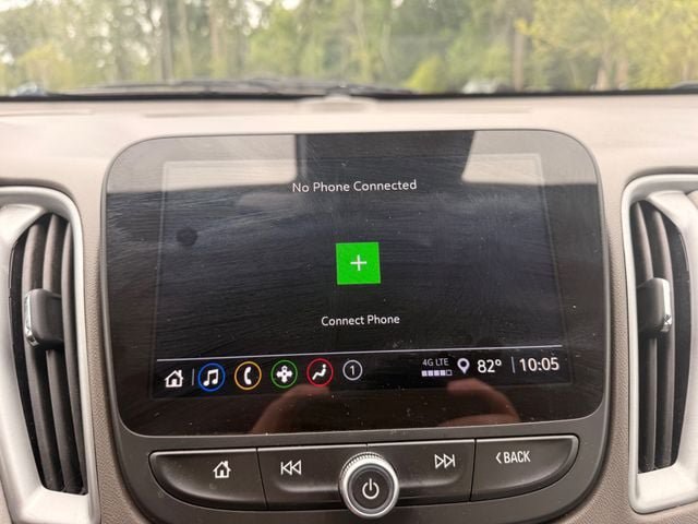 Used 2025 Chevrolet Malibu LT FWD image 4