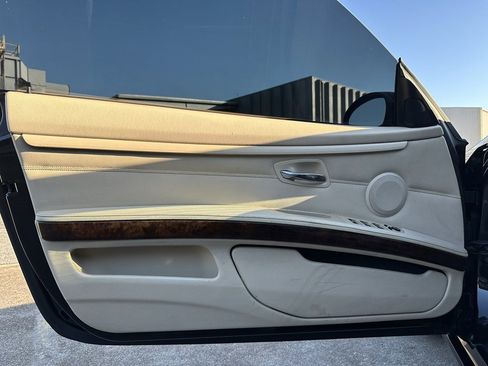 Used 2009 BMW 335i Convertible w/ Premium Pkg image 11