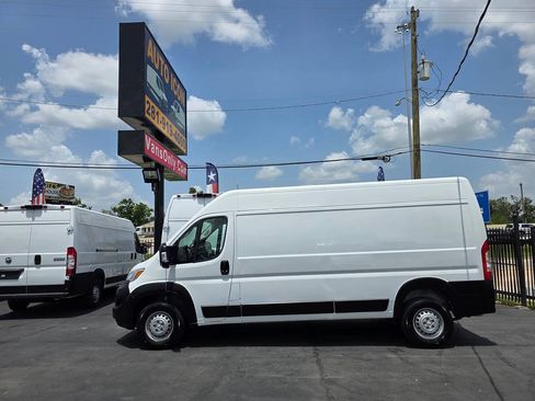 Used 2023 RAM ProMaster 2500 FWD image 4