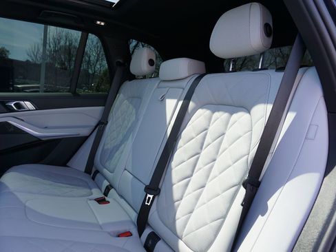 Used 2024 BMW X5 M60i w/ Climate Comfort Package image 15