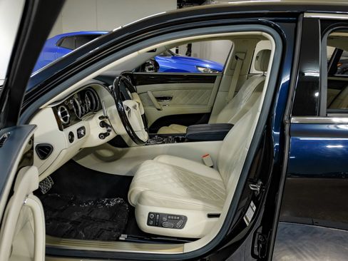 Used 2018 Bentley Flying Spur W12 AWD/4WD image 4