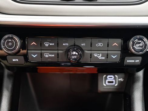 New 2026 Jeep Compass Limited image 19