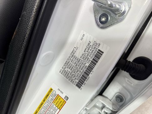 Certified 2025 Acura Integra image 37