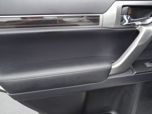 Used 2022 Lexus GX 460 Premium w/ Accessory Package AWD/4WD image 31