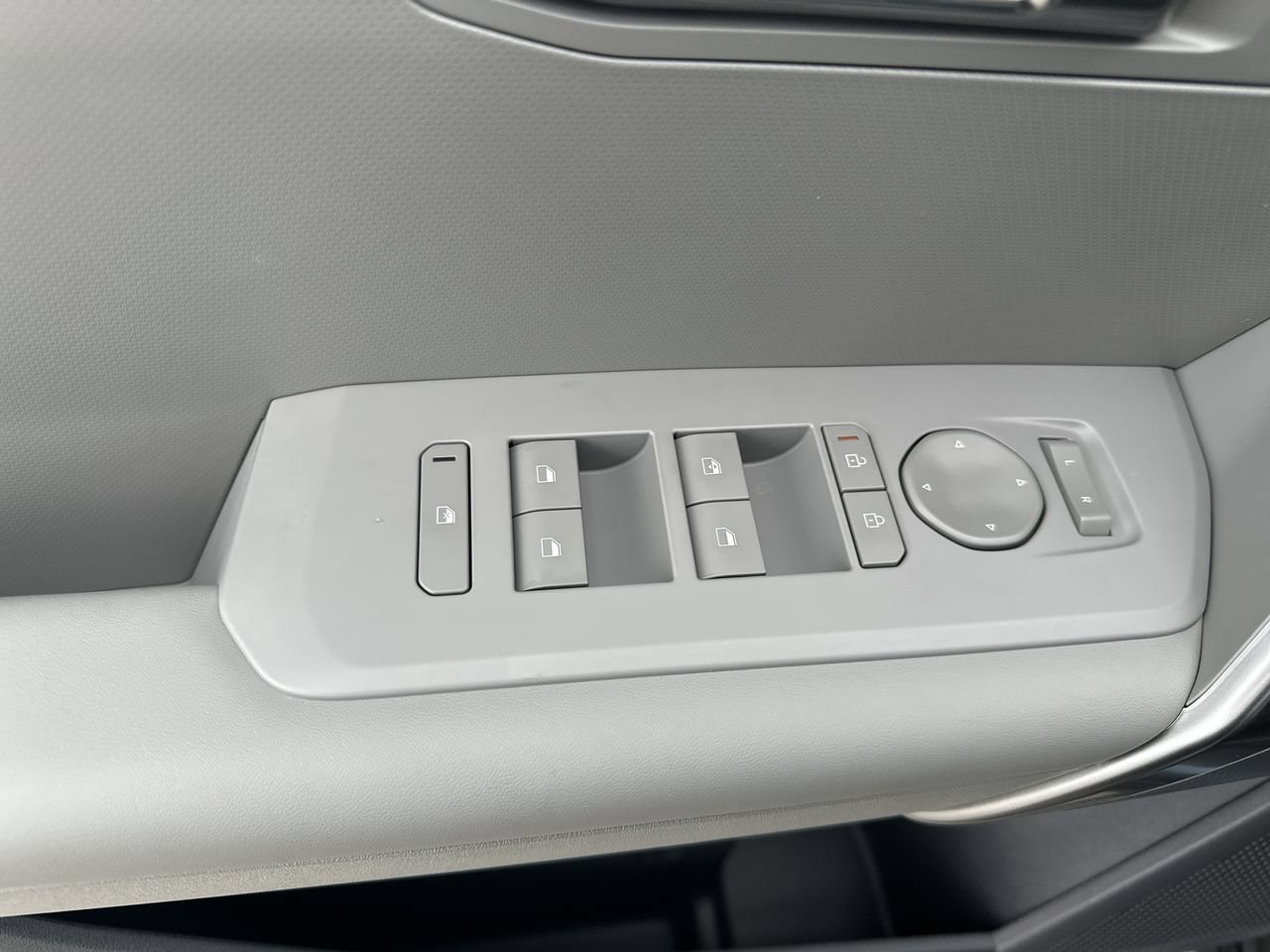 New 2027 Kia Seltos S FWD image 3
