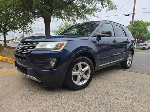 Used 2016 Ford Explorer XLT w/ Equipment Group 202A AWD/4WD image 6