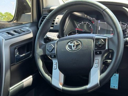 Used 2021 Toyota 4Runner Trail Special Edition AWD/4WD image 12