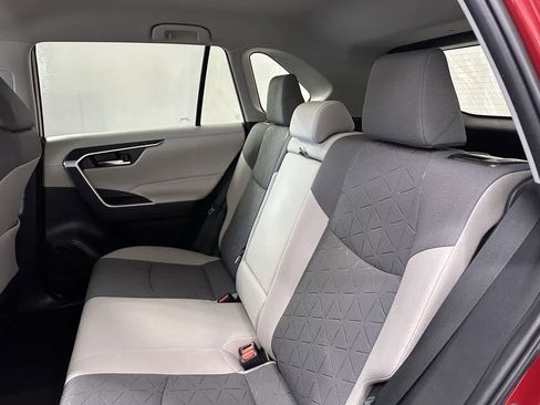 Used 2022 Toyota RAV4 XLE image 11