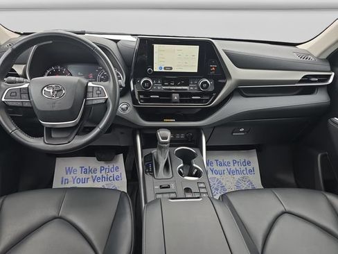 Used 2023 Toyota Highlander XLE AWD/4WD image 17