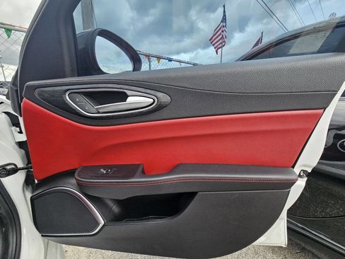 Used 2019 Alfa Romeo Giulia w/ Quick Order Package 22K Sport image 38