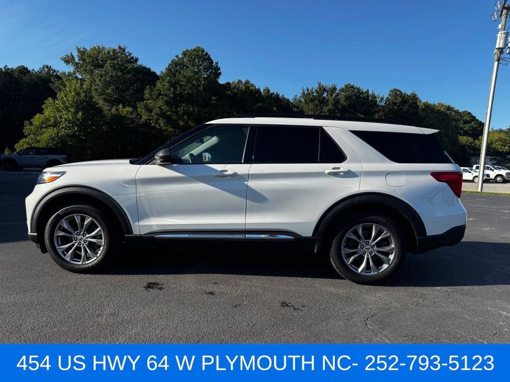 Used 2022 Ford Explorer XLT w/ Equipment Group 202A AWD/4WD image 2