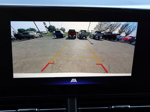 Used 2025 Chevrolet Trax LT image 24