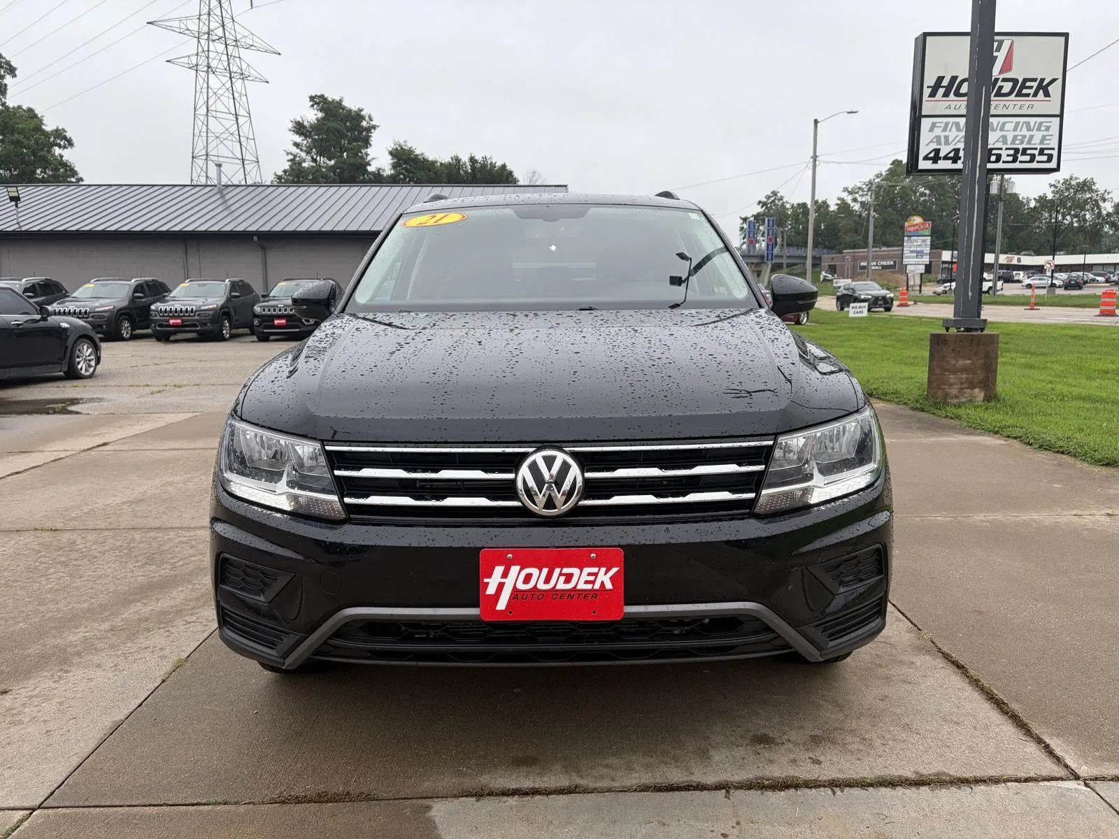 Used 2021 Volkswagen Tiguan S FWD image 2