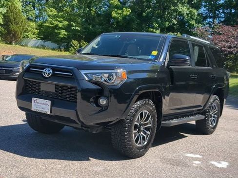 Used 2022 Toyota 4Runner SR5 AWD/4WD image 7