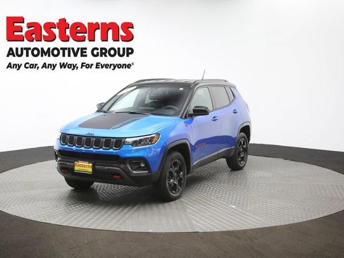 Used 2023 Jeep Compass Trailhawk AWD/4WD image 55