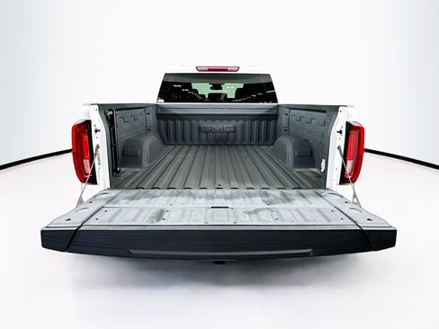 Used 2022 GMC Sierra 1500 SLT w/ X31 Off-Road Package image 27