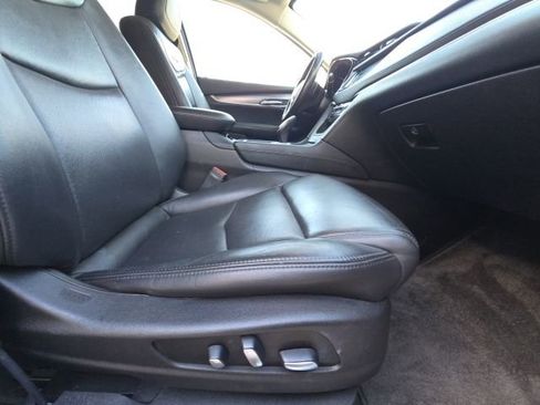 Used 2019 Cadillac XT5 Premium Luxury image 17