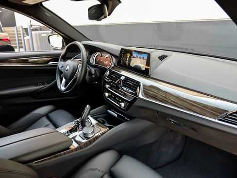 Used 2018 BMW 530i RWD image 17