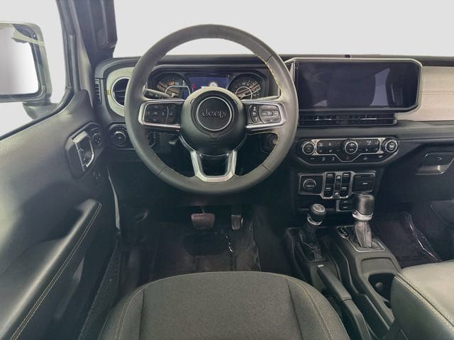 Used 2024 Jeep Wrangler Unlimited Sahara AWD/4WD image 21
