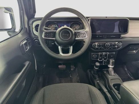 Used 2024 Jeep Wrangler Unlimited Sahara AWD/4WD image 21