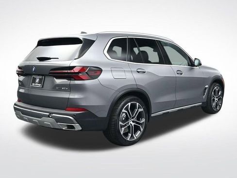 New 2026 BMW X5 xDrive50e w/ Premium Package image 4