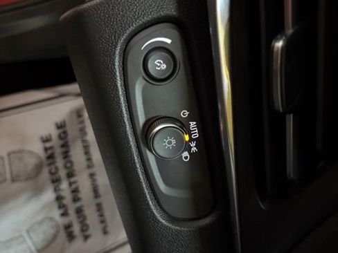 Used 2024 Buick Envista Preferred w/ Convenience I Package FWD image 32