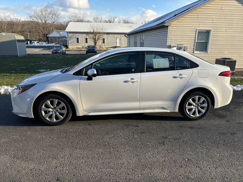 Used 2025 Toyota Corolla LE image 7