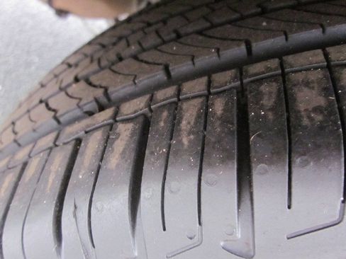 Used 2010 Ford Mustang Convertible image 16