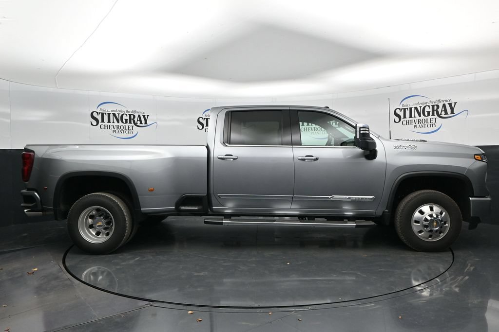 Used 2026 Chevrolet Silverado 3500 High Country w/ Technology Package AWD/4WD image 8