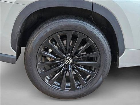 Used 2025 Toyota Highlander XSE AWD/4WD image 22