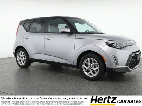 Used 2025 Kia Soul LX w/ LX Technology Package FWD image 1