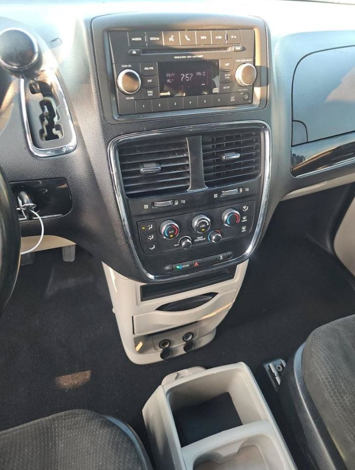 Used 2015 Dodge Grand Caravan SE FWD image 9