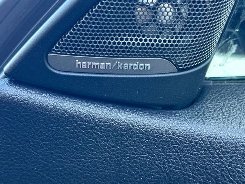 Used 2015 BMW M4 Convertible image 19